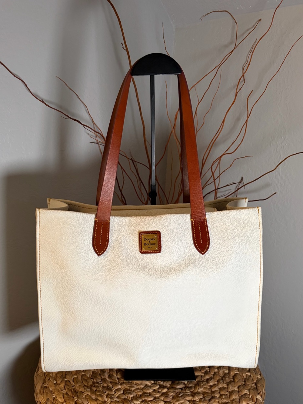 DOONEY & BOURKE SHOULDER TOTE w/ DUST BAG & OT